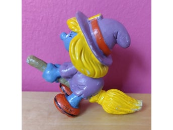 Vintage Häx-Smurfan på kvast (Schleich, 1982)