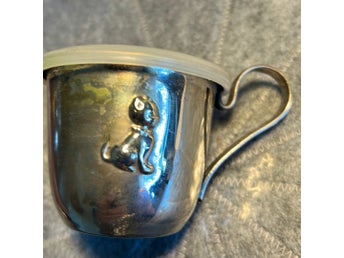 Barnmugg med lock
