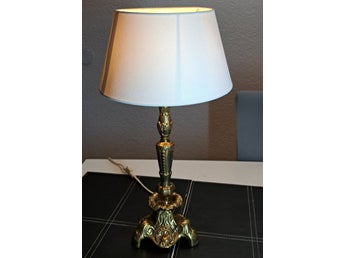 Bordslampa i mässing, rokokostil, 1950/60-tal