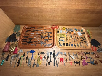 Blandade Actionfigurer - Stor Samling Vapen Tillbehör Och Delar Vintage 80-tal
