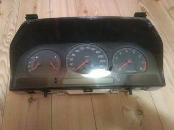 Nackstöd med skärm volvo Nackstöd med skärm volvo