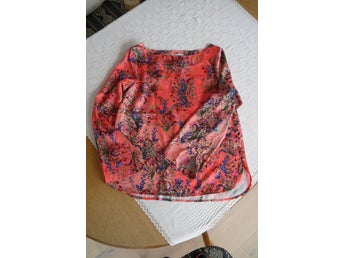 Fin ny blus från Holly & Whyte i st. XS