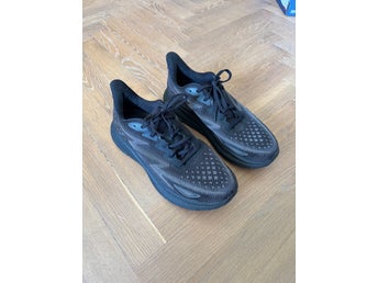 HOKA Clifton 9