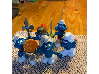 6 stycken Smurf-figurer med tillbehör