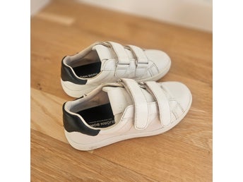 Björn Borg sneakers med kardborre – vit/svart – strl 31 - fint skick