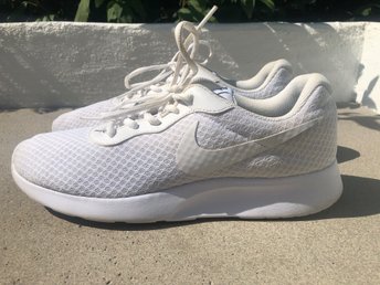 nike tanjun 44