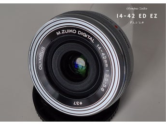 Olympus M.Zuiko Digital 14-42 f3,5-5,6 EZ ED Pancake Zoom i Silver utförande
