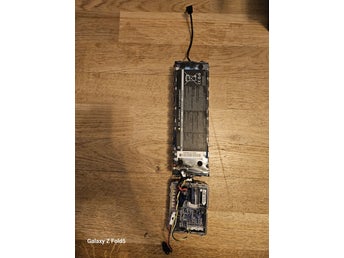 elsparkcykel batteri och styrenhet