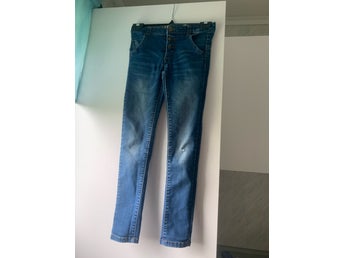 LAB INDUSTRIES blåa jeans, storlek 140