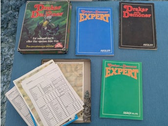 Drakar och Demoner-paket: Expert, spelplan, tenngubbar mm. fr. 1985