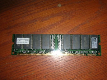 Minne GMM26416233ENT G-75 SDRAM 128MB PC133