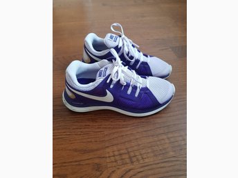 nike lunar flash
