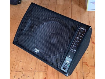 Laney CXP-115 aktiv golv monitor. Mycket bra neutralt ljud !