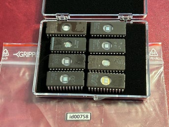 EPROM (id00758) begagnade --- 8 stycken i ESD-ask