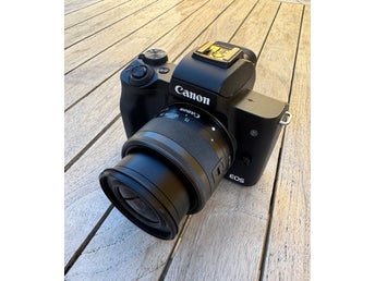 Canon EOS M50, 15–45 mm objektiv – mycket bra skick