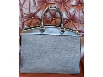 Louis Vuitton Svart Handväska i Epi Läder