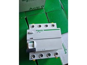 Schneider Jordfelsbrytare 40A 300mA Typ A (Brandskydd)