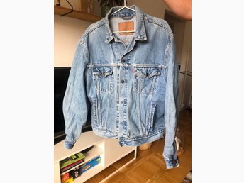 Levis vintage jeansjacka XL (410691125) ᐈ Köp på Tradera Levis vintage jeansjacka XL (410691125) ᐈ Köp på Tradera