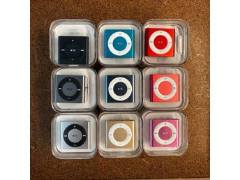 iPod Shuffle 2GB, 4:e generationen (modell A1373) i olika färger.