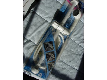 Ny Duschset Arrow vit slang 1.5m Stång 0.6m Reglerbar multispray sparar vatten.