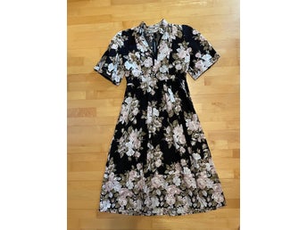 Retro blommig klänning, England, 38 S/M