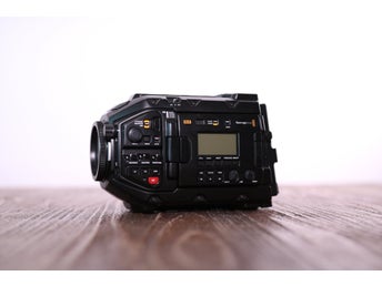 Blackmagic URSA Mini Pro 4.6k G2 + tillbehör (INKL. MOMS)
