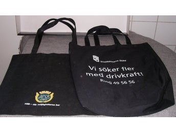 Tygkassar 2 st Svarta med Reklamtext: HSB + Trollhättans Stad