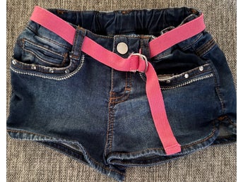 Mörkblå, jeans shorts med rosa bä stl 86