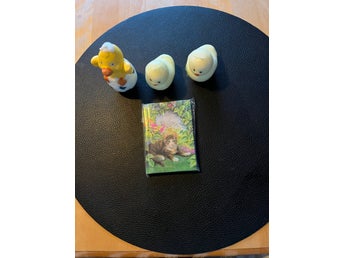 Ljus och anteckningsbok samt minitavlor