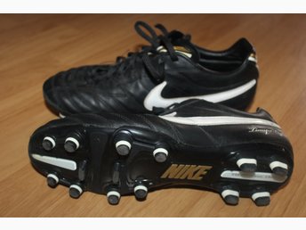nike tiempo light