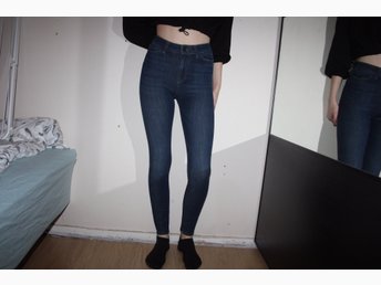 spray on jeans bikbok