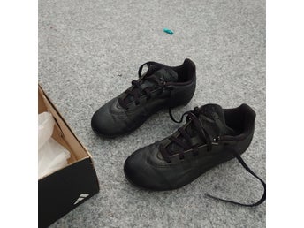 Adidas Fotbollsskor Svarta Storlek 33