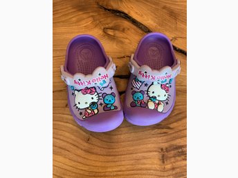 Crocs hello Kitty stl6 7 (23 24) Crocs hello Kitty stl6 7 (23 24)