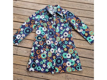 Vintage 70-tal Flerfärgad blommig retro klänning med knappar fram strl 40