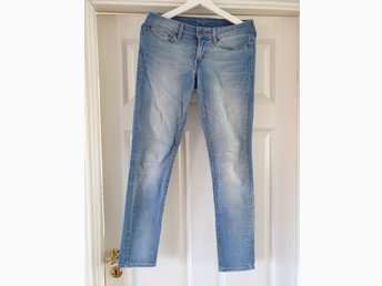 jean levis slight curve