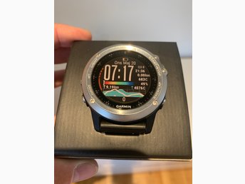 fenix 3 hr vs instinct
