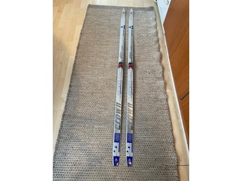 Längd Skidor Vallningsfria 160cm Fischer Ridge Crown
