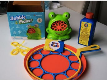 Bubbelmaskin groda med bubbelvätska och tillbehör