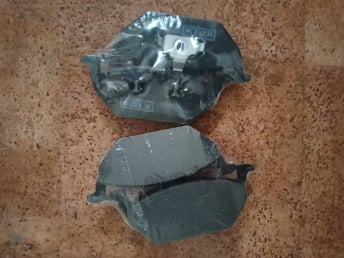 Bromsbelägg FRAM TILL FORD COURIER, FIESTA III. (fdb1081)