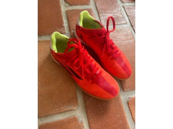 Adidas inomhusskor stl 36