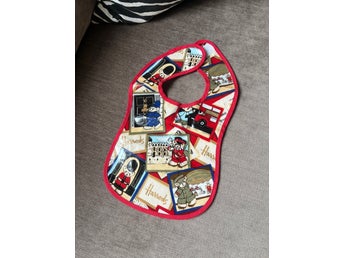 Haklapp från Harrods London med klassiskt brittiskt motiv