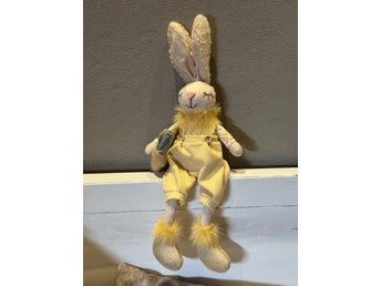 Påskhare med morot 37 cm