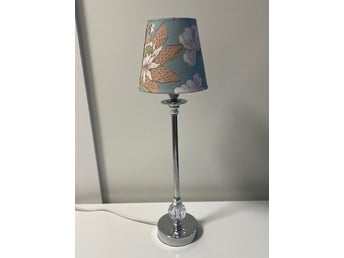 LAMPSKÄRM/ TYG FRÅN SVENSKT TENN/ GP&JBAKER/ MAGNOLIA