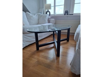 Soffbord från Mio med glasskiva
