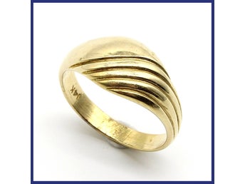 Ring, 14K guld, graverat mönster (vikt 3,10g, stl 17,05mm)