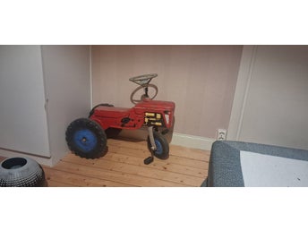 Tramptraktor i plast