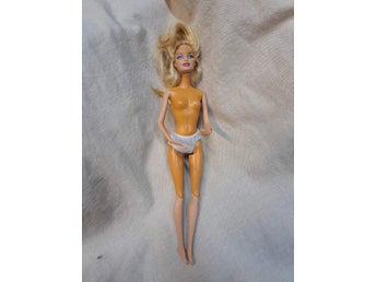 2009 Barbie Mattel Doll with articulated legs Blond Hair