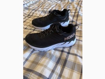 hoka one one clifton 6 dam