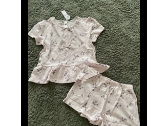 Lindex Pyjamas Set Rosa med Blommor Strl 110/116