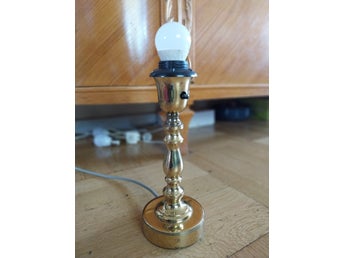 Bordslampa mässing retro
